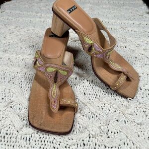 VTG Hype Embroidered Chunky Block Heel Square Toe Embroidered Thong Sandal SZ 8